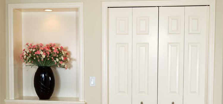residential closet door repair in Wekiwa Springs